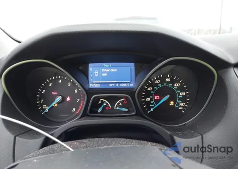 2013 Ford Focus Se z USA, uszkodzony, nr VIN 1FADP3F25DL332453